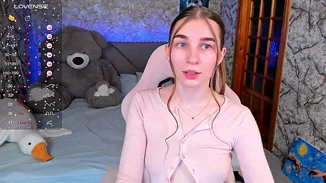 Snapshot of _flowersweeet_ chatting on November 12, 2025, 2:21 pm flowersweeet online show from November 12, 2025, 2:21 pm