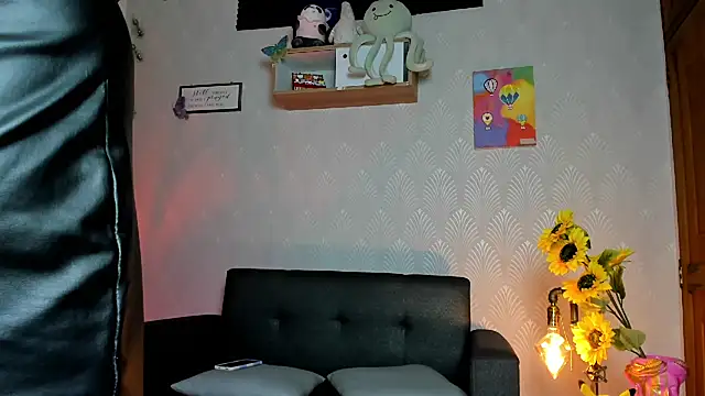 Snapshot of Alaia_Love77 chatting on May 2, 2026, 8:03 pm Alaia Love77 online show from May 2, 2026, 8:03 pm