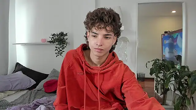 santy-kitty online show from January 12, 2026, 5:09 pm