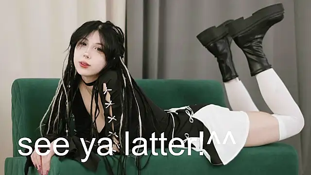 Snapshot of MoriHorri chatting on December 14, 2024, 4:56 am MoriHorri online show from December 14, 2024, 4:56 am