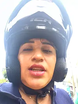 Snapshot of perlita05 chatting on October 31, 2025, 5:31 pm perlita05 online show from October 31, 2025, 5:31 pm