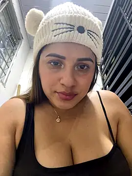 Snapshot of perlita05 chatting on November 2, 2025, 2:27 am perlita05 online show from November 2, 2025, 2:27 am