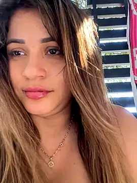 perlita05 online show from December 4, 2025, 7:02 pm