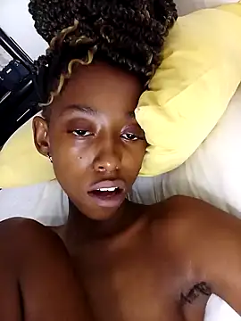 Snapshot of 02Boitybaby chatting on December 13, 2024, 8:09 am 02Boitybaby online show from December 13, 2024, 8:09 am