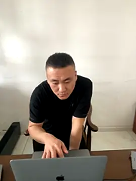 Snapshot of ShaoZian_1 chatting on December 4, 2025, 6:01 am ShaoZian 1 online show from December 4, 2025, 6:01 am