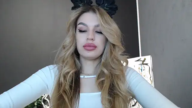 Snapshot of Your_Jessy chatting on November 1, 2025, 12:32 pm Your Jessy online show from November 1, 2025, 12:32 pm