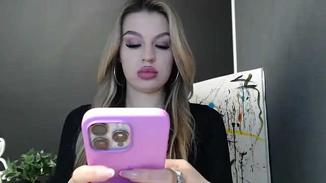 Snapshot of Your_Jessy chatting on April 15, 2026, 12:42 pm Your Jessy online show from April 15, 2026, 12:42 pm