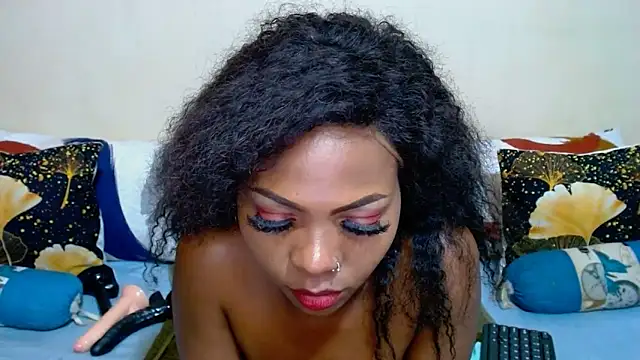 DiamondLuv29 online show from October 16, 2025, 3:20 pm