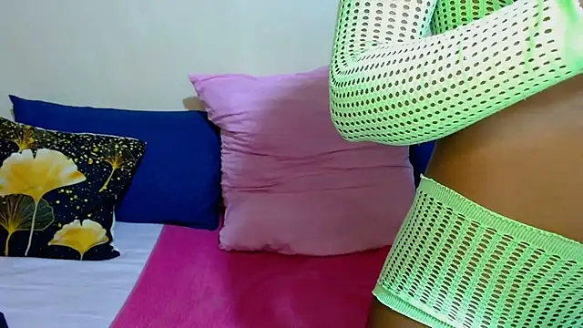 DiamondLuv29 online show from October 24, 2025, 2:54 am