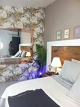 EmaBakker online show from November 19, 2025, 12:49 pm