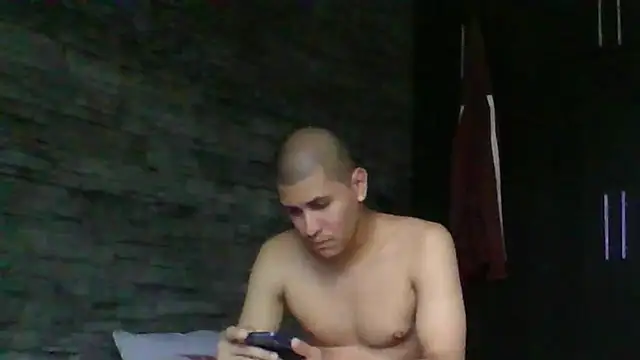 Snapshot of Sexylatin64 chatting on November 27, 2025, 9:15 pm Sexylatin64 online show from November 27, 2025, 9:15 pm