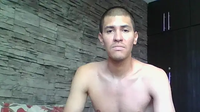 Sexylatin64 online show from July 10, 2026, 4:40 pm