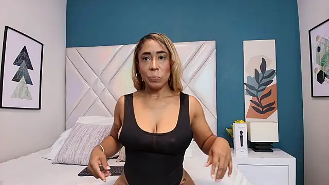 Lana-Gross online show from February 26, 2025, 1:22 pm