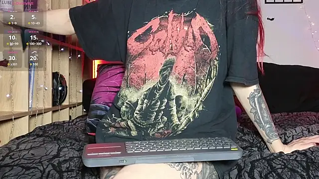 Snapshot of Devil_s_bride chatting on July 25, 2026, 3:29 pm Devil s bride online show from July 25, 2026, 3:29 pm