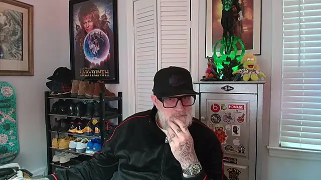 Snapshot of fillingyourthroat2 chatting on October 9, 2025, 3:12 pm fillingyourthroat2 online show from October 9, 2025, 3:12 pm