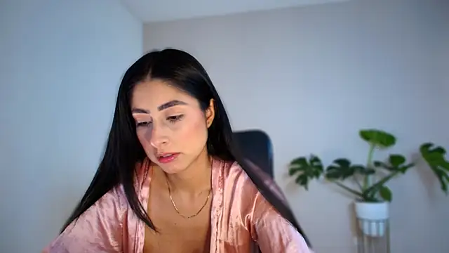 auroracaruso11 online show from February 24, 2026, 3:57 pm