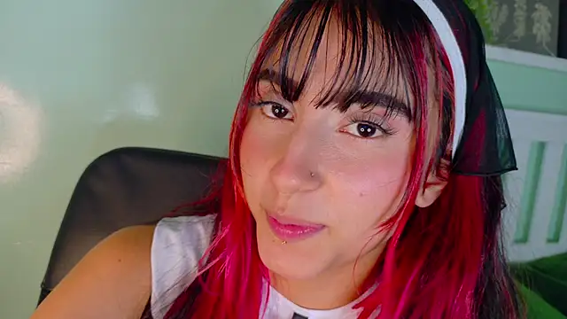 Snapshot of ParisFox_ chatting on November 9, 2025, 12:03 am ParisFox online show from November 9, 2025, 12:03 am