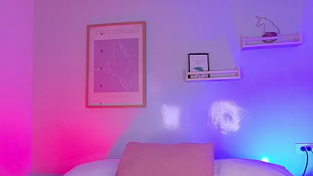 ParisFox  online show from March 14, 2026, 8:04 pm