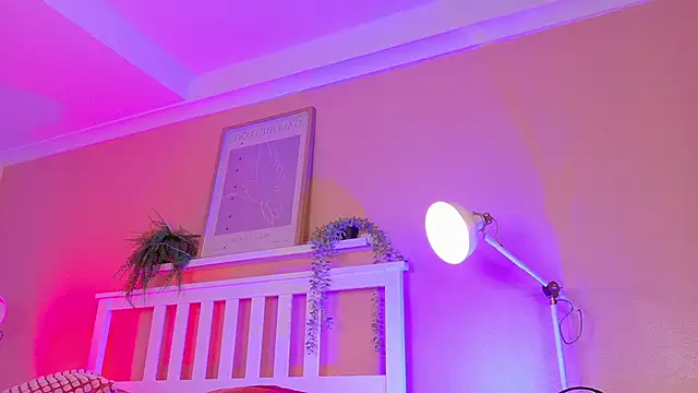 ParisFox  online show from February 16, 2026, 8:29 pm