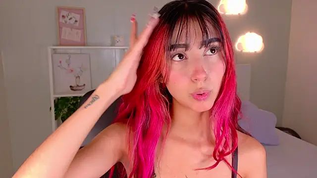 Snapshot of ParisFox_ chatting on November 28, 2025, 7:47 pm ParisFox online show from November 28, 2025, 7:47 pm