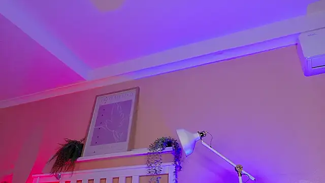 ParisFox  online show from March 5, 2026, 8:38 pm