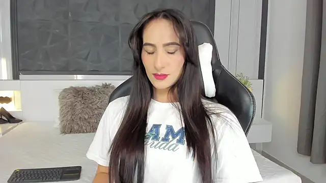 Snapshot of SaraGomez1 chatting on December 4, 2025, 12:26 pm SaraGomez1 online show from December 4, 2025, 12:26 pm