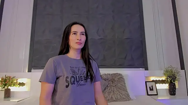 SaraGomez1 online show from February 22, 2026, 1:13 pm