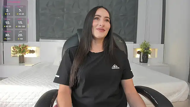 SaraGomez1 online show from April 30, 2026, 12:23 pm