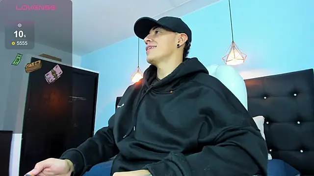 Snapshot of Lobo_17_ chatting on November 27, 2025, 3:29 am Lobo 17 online show from November 27, 2025, 3:29 am