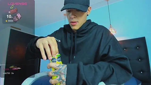 Snapshot of Lobo_17_ chatting on November 8, 2025, 3:43 am Lobo 17 online show from November 8, 2025, 3:43 am