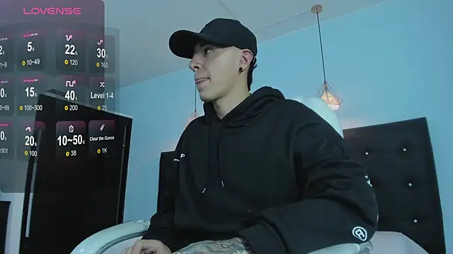 Snapshot of Lobo_17_ chatting on November 14, 2025, 3:10 am Lobo 17 online show from November 14, 2025, 3:10 am