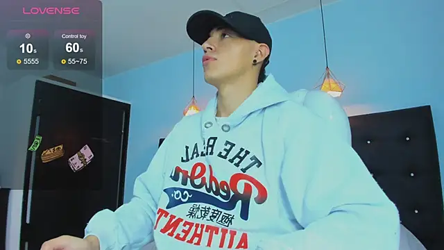 Snapshot of Lobo_17_ chatting on November 13, 2025, 3:54 am Lobo 17 online show from November 13, 2025, 3:54 am