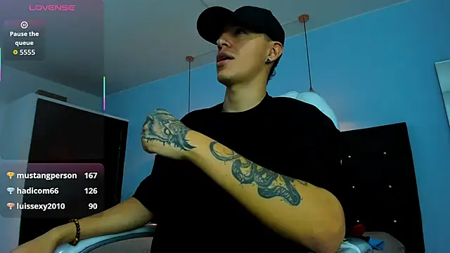 Snapshot of Lobo_17_ chatting on October 19, 2025, 3:42 am Lobo 17 online show from October 19, 2025, 3:42 am