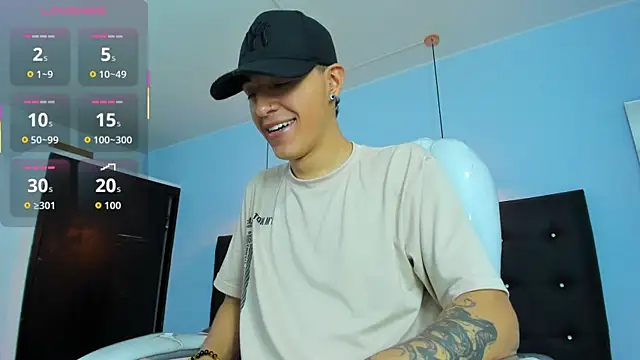 Snapshot of Lobo_17_ chatting on October 21, 2025, 3:50 am Lobo 17 online show from October 21, 2025, 3:50 am