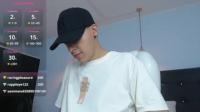 Snapshot of Lobo_17_ chatting on October 12, 2025, 3:41 am Lobo 17 online show from October 12, 2025, 3:41 am