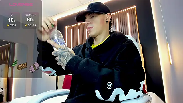 Lobo 17  online show from February 15, 2026, 3:51 am