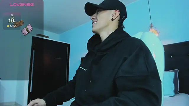 Snapshot of Lobo_17_ chatting on November 16, 2025, 3:44 am Lobo 17 online show from November 16, 2025, 3:44 am