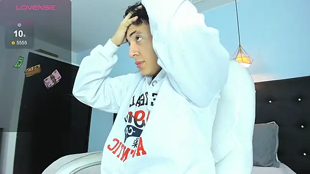 Snapshot of Lobo_17_ chatting on December 14, 2025, 3:46 am Lobo 17 online show from December 14, 2025, 3:46 am