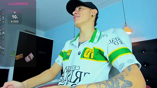 Snapshot of Lobo_17_ chatting on December 4, 2025, 3:49 am Lobo 17 online show from December 4, 2025, 3:49 am