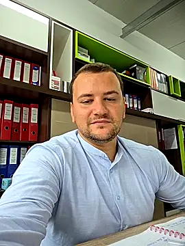 Snapshot of KarlosCarutox chatting on September 10, 2025, 11:09 am KarlosCarutox online show from September 10, 2025, 11:09 am