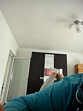 Snapshot of KarlosCarutox chatting on September 27, 2025, 8:53 am KarlosCarutox online show from September 27, 2025, 8:53 am