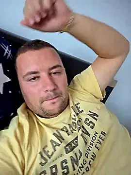 Snapshot of KarlosCarutox chatting on September 20, 2025, 10:42 am KarlosCarutox online show from September 20, 2025, 10:42 am