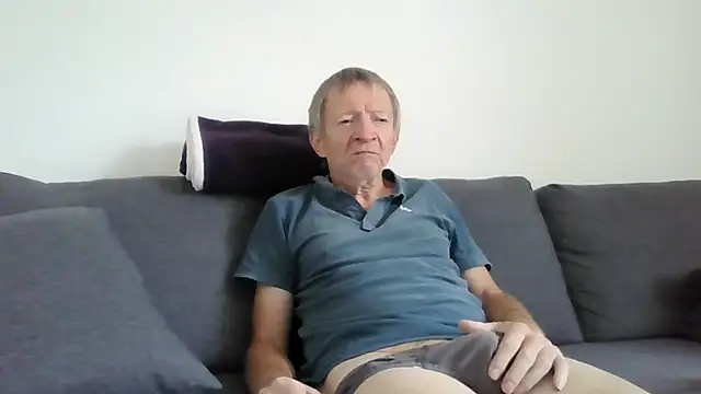 Snapshot of naturiste974 chatting on May 14, 2026, 10:23 am naturiste974 online show from May 14, 2026, 10:23 am