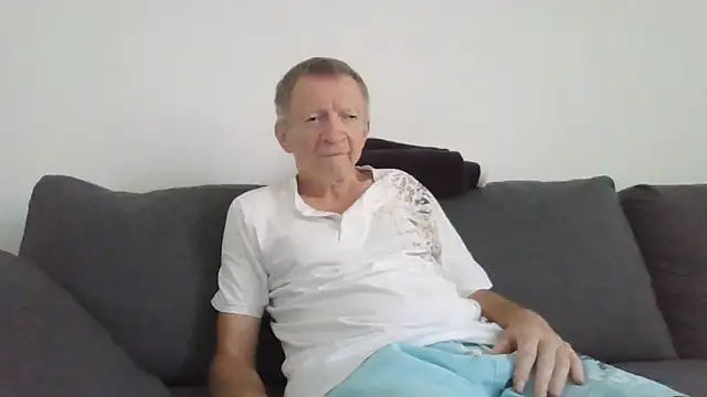 Snapshot of naturiste974 chatting on June 14, 2026, 3:24 pm naturiste974 online show from June 14, 2026, 3:24 pm