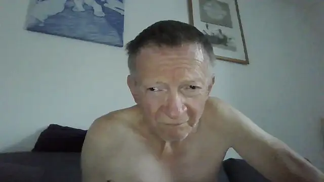 Snapshot of naturiste974 chatting on May 26, 2026, 4:54 am naturiste974 online show from May 26, 2026, 4:54 am