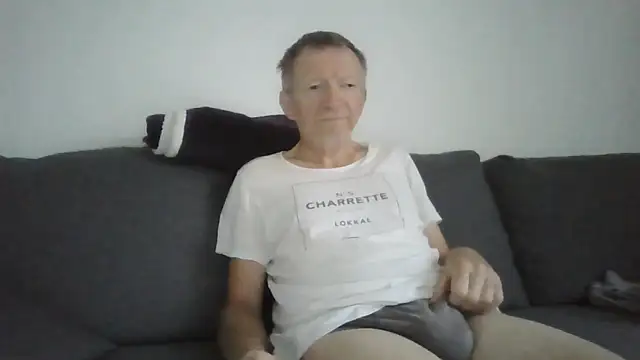 Snapshot of naturiste974 chatting on June 10, 2026, 4:46 am naturiste974 online show from June 10, 2026, 4:46 am