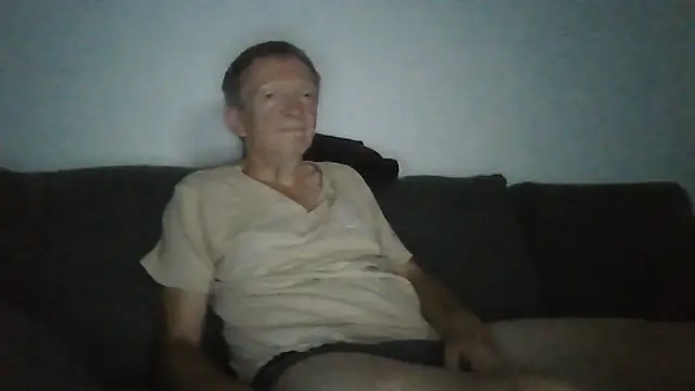 Snapshot of naturiste974 chatting on June 18, 2026, 8:25 pm naturiste974 online show from June 18, 2026, 8:25 pm