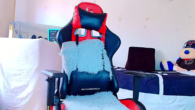 twink sebas  online show from December 2, 2025, 4:09 pm