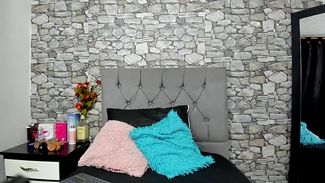 Snapshot of your_angel7 chatting on October 15, 2025, 1:37 am your angel7 online show from October 15, 2025, 1:37 am