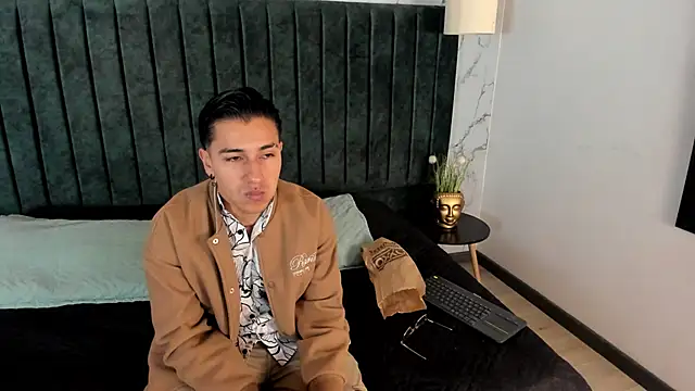 Andy Joy  online show from November 30, 2025, 11:22 am